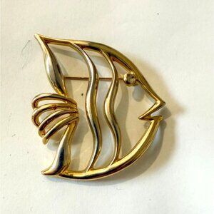 Piscitelli Gold Tone Fish Brooch Pin Marine Sea Open Work Made In USA